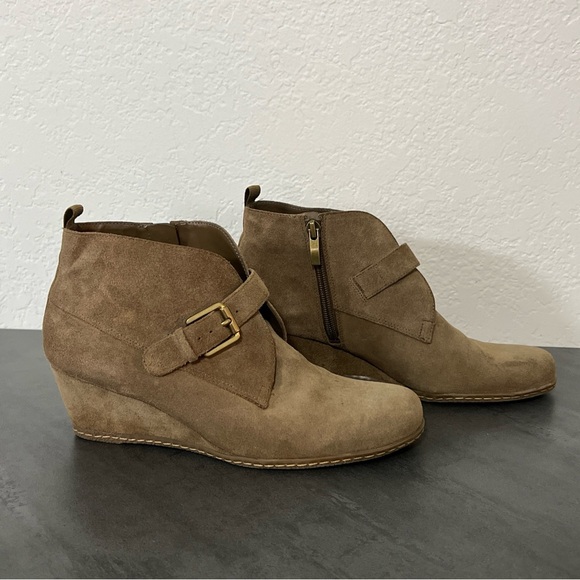 Franco Sarto Anita Brown Taupe Buckle Wedge Suede Ankle Boots,  Women’s Size 7.5 - Picture 2 of 7